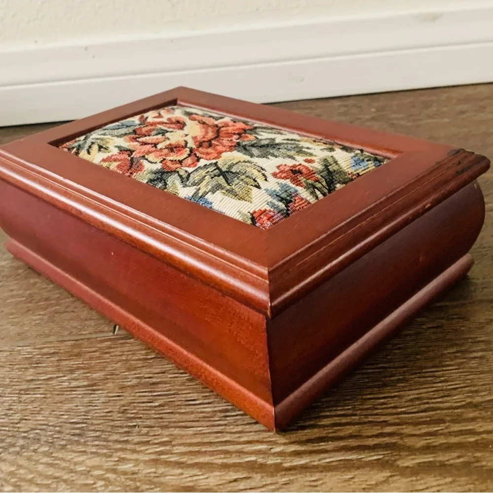 Wooden box with a mirror